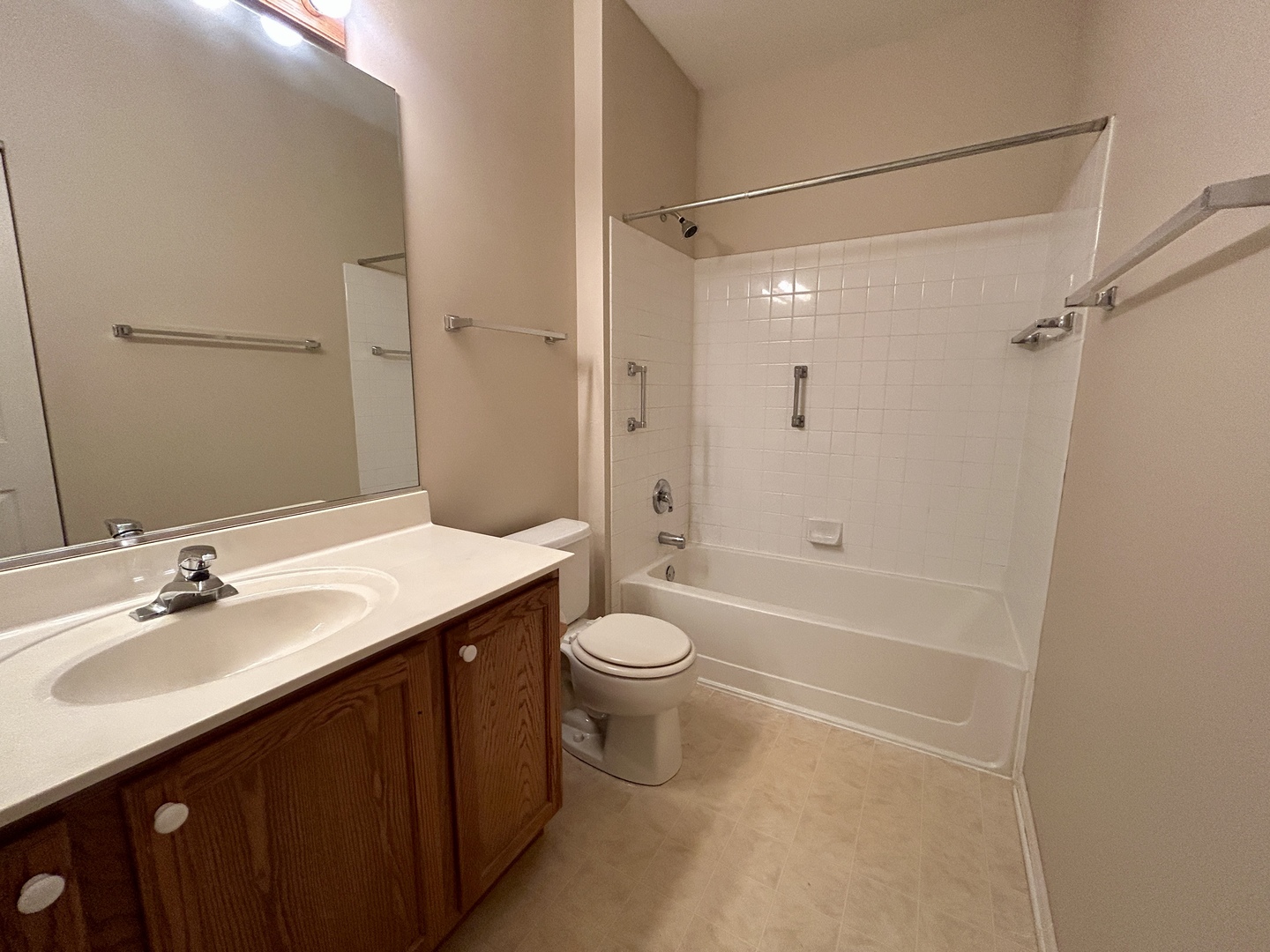 3165 Falling Waters Lane, Unit 3165 Lindenhurst, IL 60046 - Photo 15 of 17