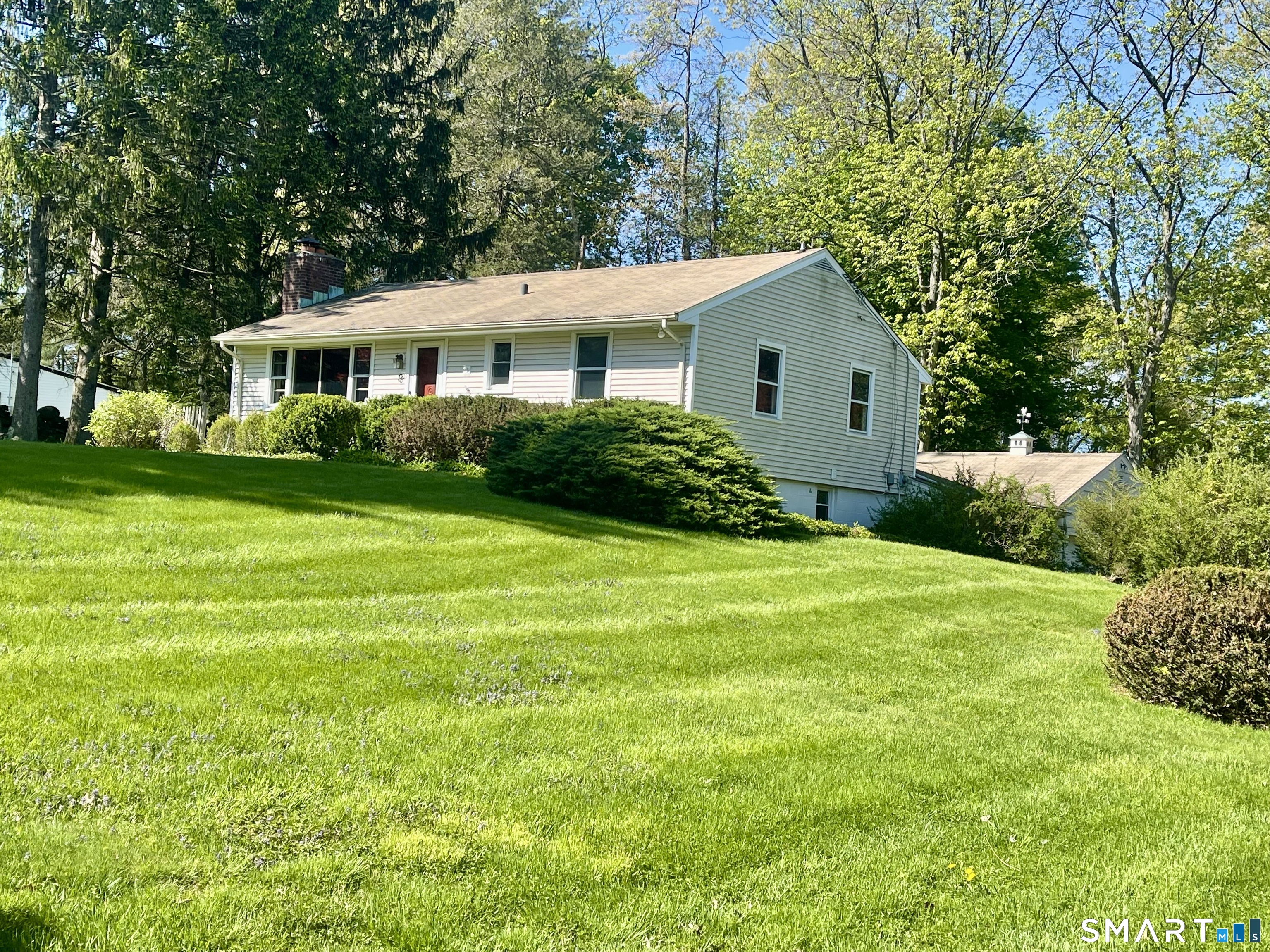9 Apple Lane Redding, CT 06896 - Photo 3 of 39 Ample sweeping front lawn