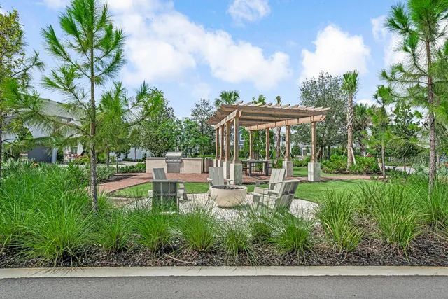 $4,250 | 925 Southwest Prairie Avenue, Palm City, FL 34990