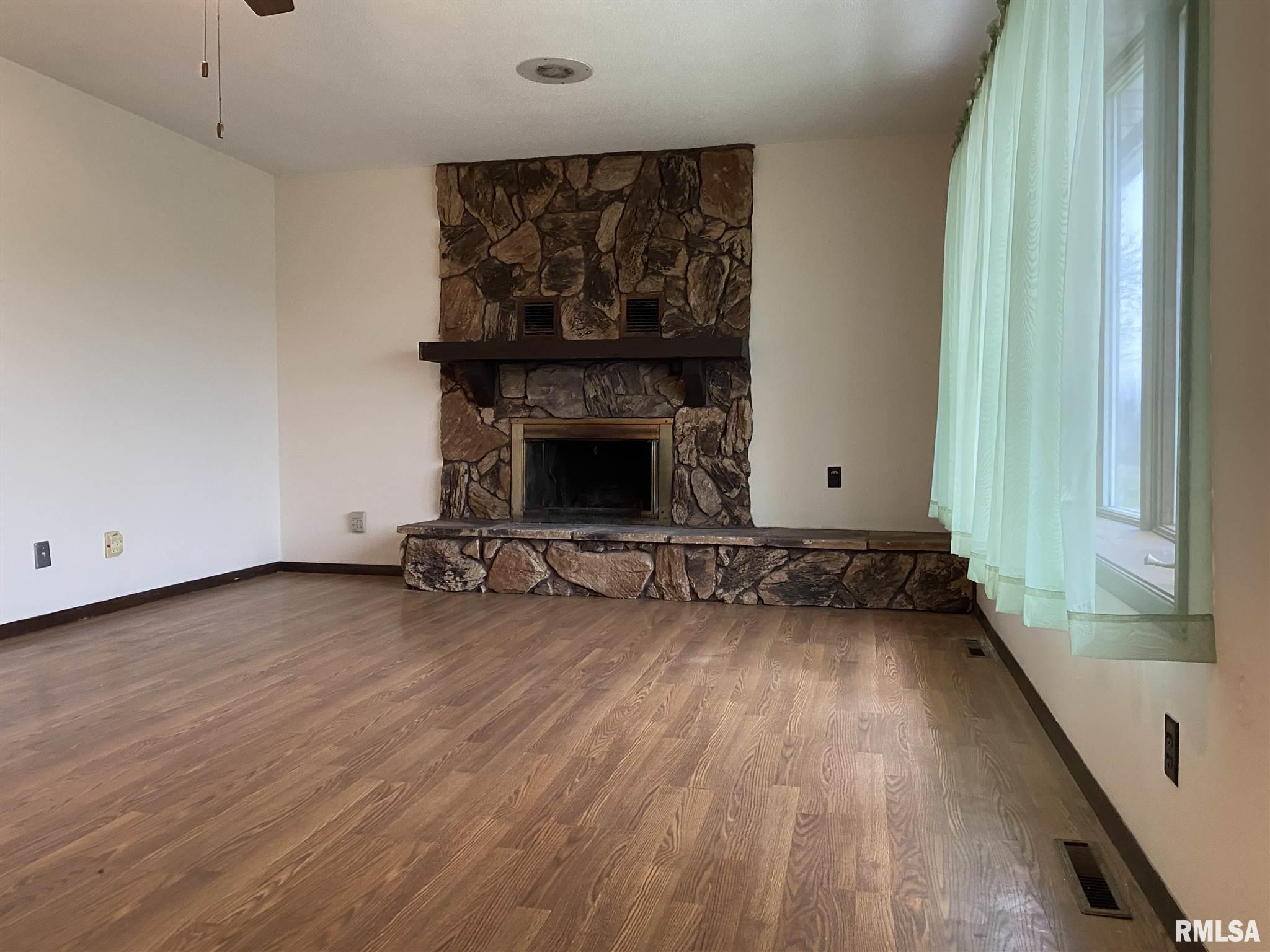 4108 Highway 54 Springfield, IL 62707 - Photo 8 of 44