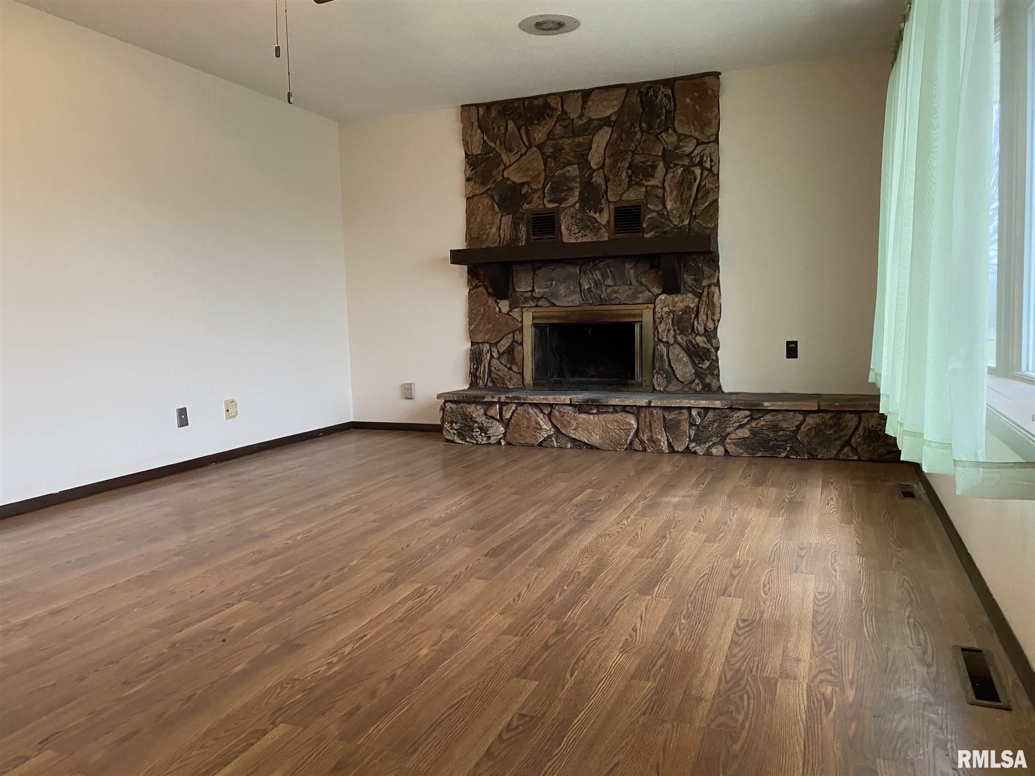 4108 Highway 54 Springfield, IL 62707 - Photo 9 of 44