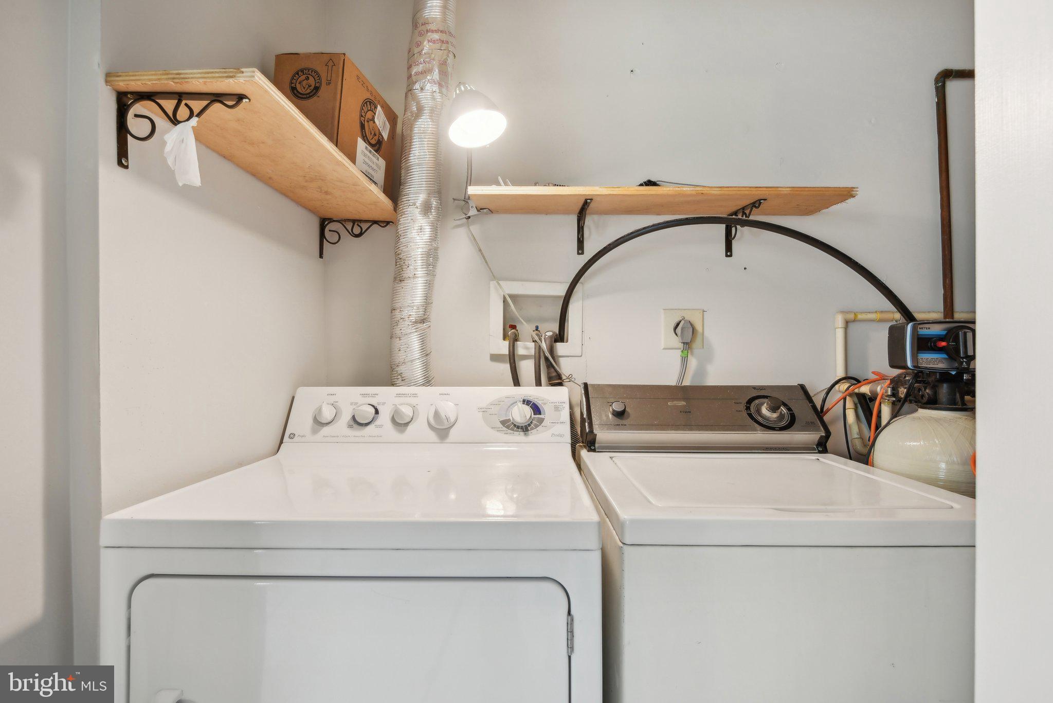 1813 Keymar Road Edgewater, MD 21037 - Photo 28 of 38 a utility room with dryer and washer