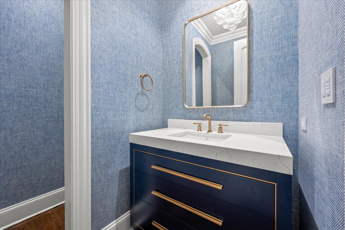 81 Locust Road Winnetka, IL 60093 - Photo 43 of 106 Gallery Image 43