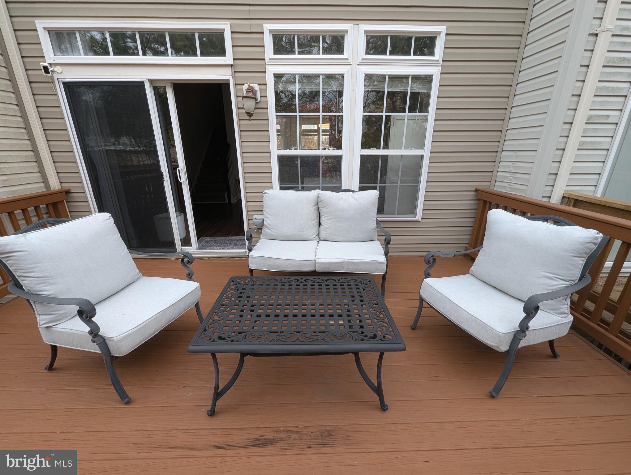 2922 Huntington Grove Square Alexandria, VA 22306 - Photo 26 of 30 a outdoor living space with furniture