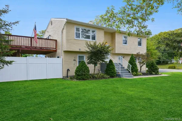 $6,500 | 308 Browns Road, Nesconset, NY 11767