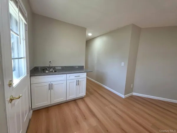 $6,500 | 308 Browns Road, Nesconset, NY 11767