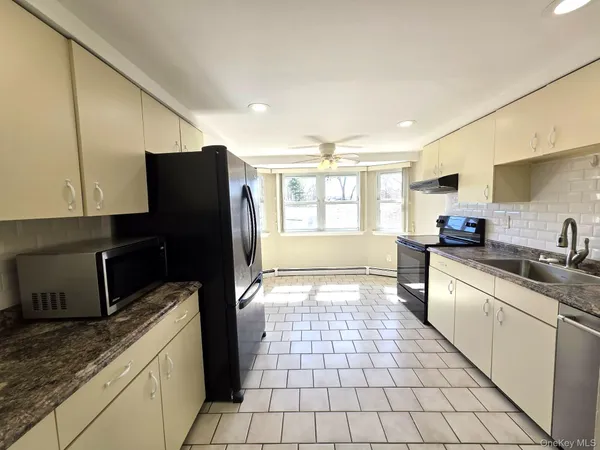 $6,500 | 308 Browns Road, Nesconset, NY 11767