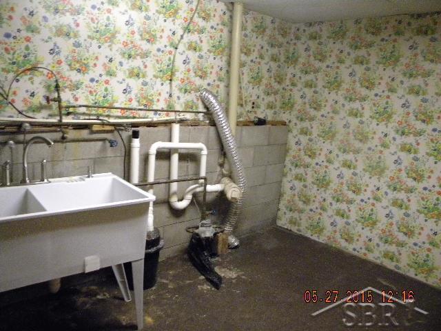 86 North Orlo Road Midland, MI 48640 - Photo 20 of 22 31246987-19.JPG