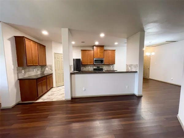 $2,150 | 3419 Hollow Mist Drive, Texas City, TX 77591