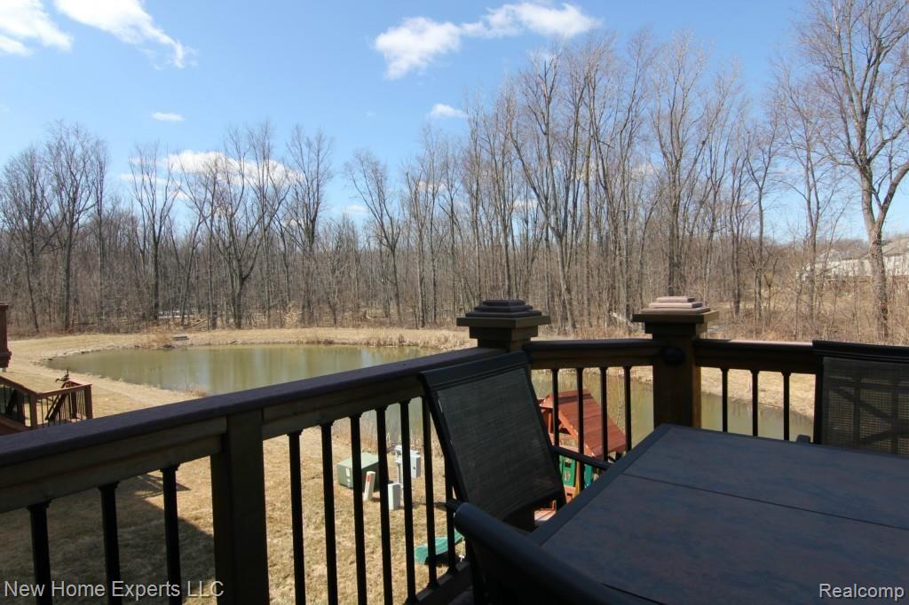 27159 Victoria Road Novi, MI 48374 - Photo 9 of 39 Victoria Exterior Rear View 2.jpg