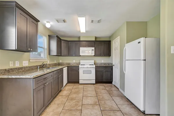 $1,995 | 2618 Shearwater Bend Drive, Humble, TX 77396