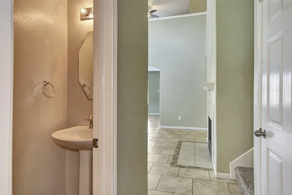 $1,995 | 2618 Shearwater Bend Drive, Humble, TX 77396