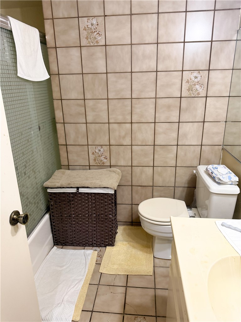 655 Alexander Street, Unit 3 Glendale, CA 91203 - Photo 5 of 7