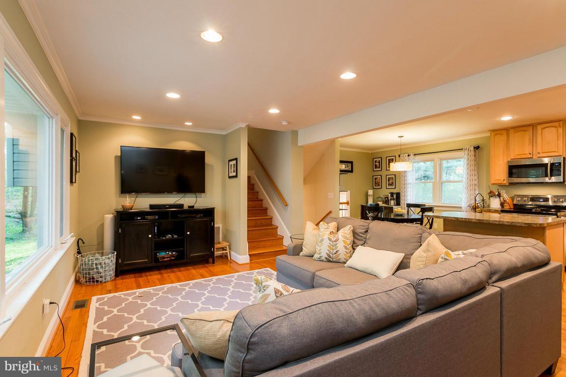6807 Mountaindale Road Frederick, MD 21702 - Photo 11 of 30 Family Room