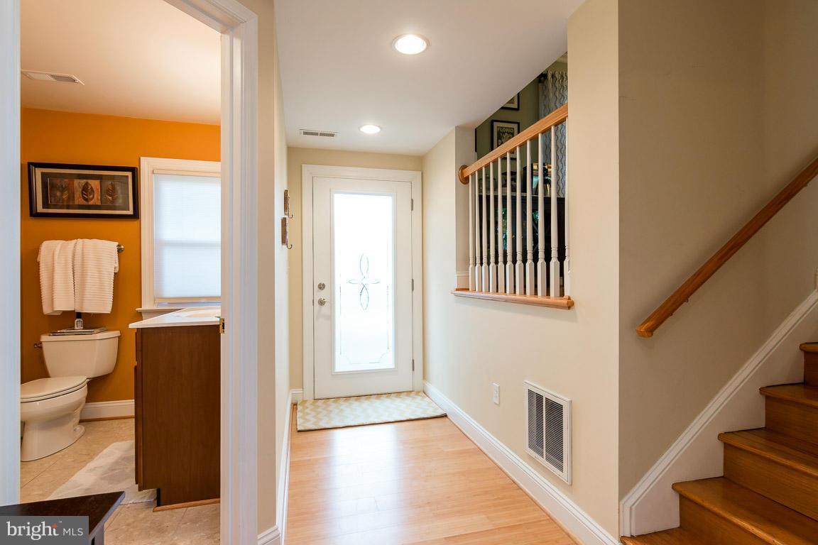 6807 Mountaindale Road Frederick, MD 21702 - Photo 3 of 30 Interior (General)