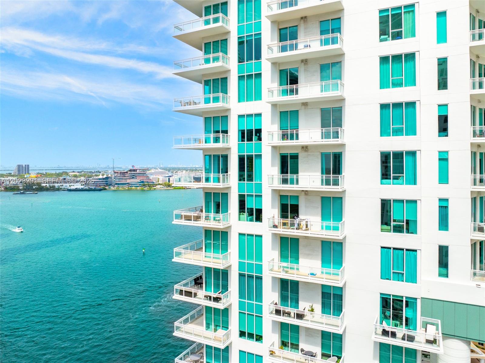 900 Brickell Key Boulevard, Unit 1801 Miami, FL 33131 - Photo 37 of 41