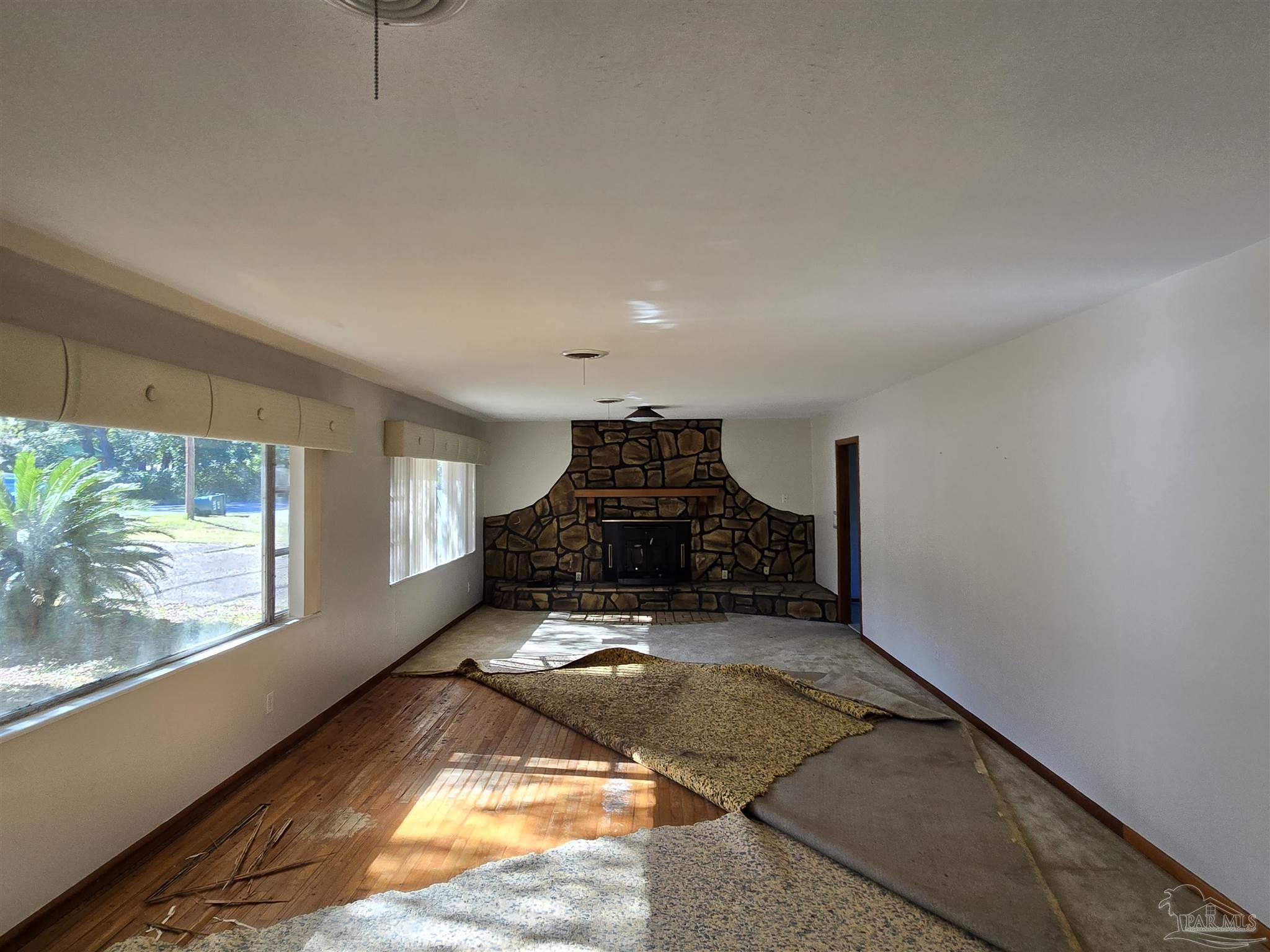 6516 Berryhill Road Milton, FL 32570 - Photo 4 of 10 Gallery Image 4
