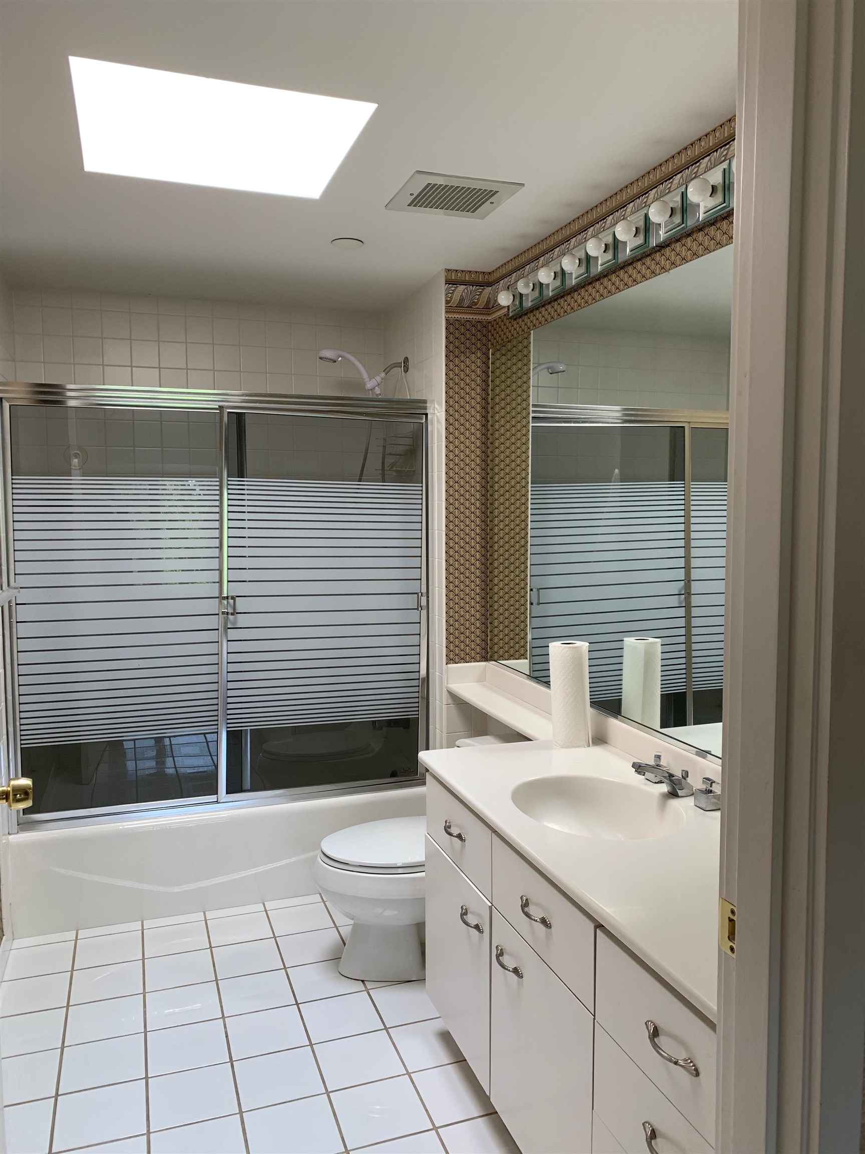300 River Road, Unit 606 Manchester, NH 03104 - Photo 8 of 27 Gallery Image 8