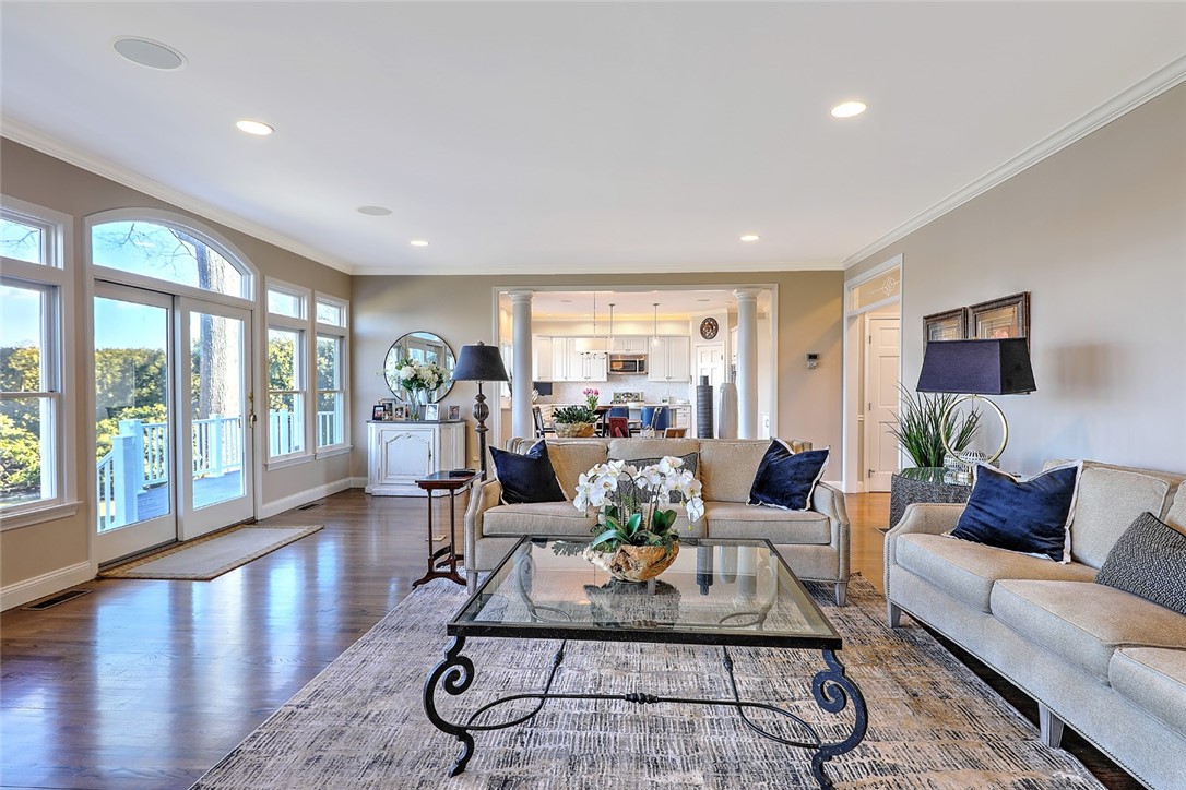 35 Riverside Drive Barrington, RI 02806 - Photo 14 of 44