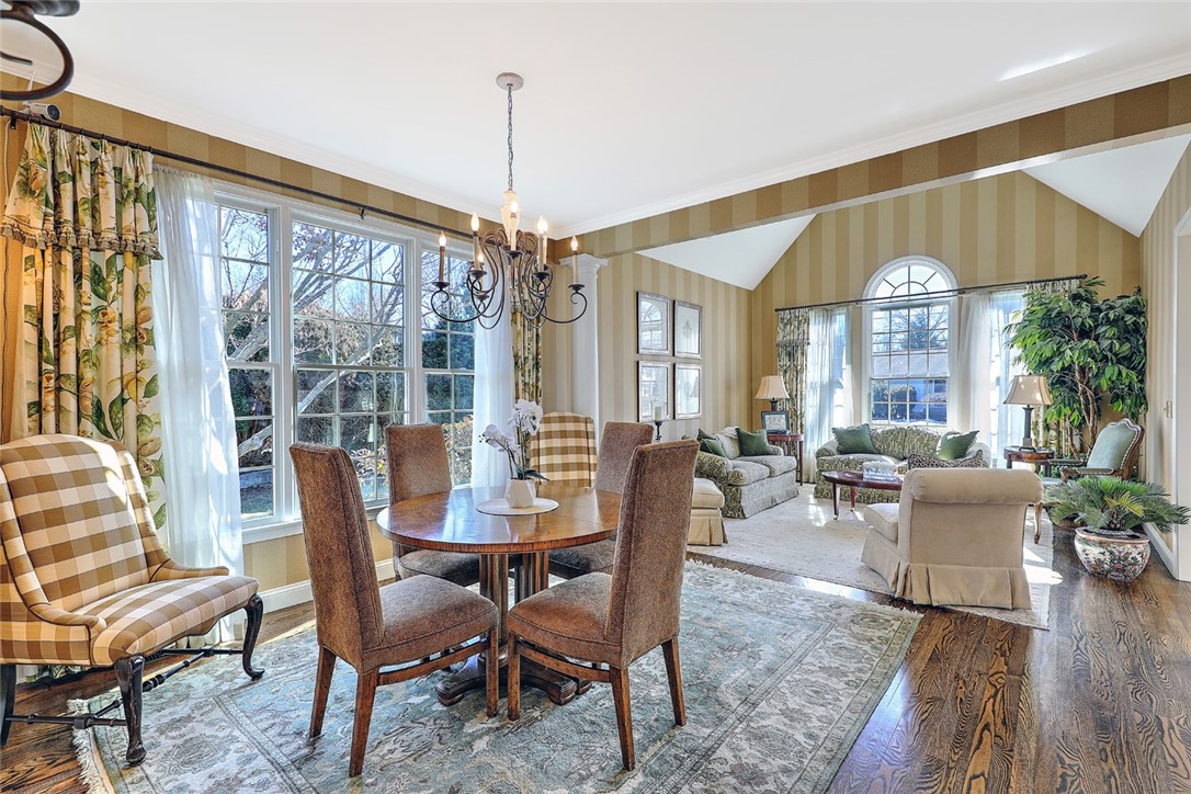 35 Riverside Drive Barrington, RI 02806 - Photo 8 of 44 dining room