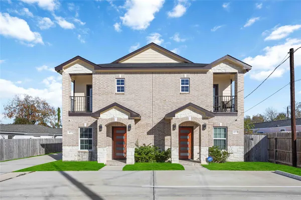 $2,350 | 4903 Mallow Street, Unit A, Houston, TX 77033