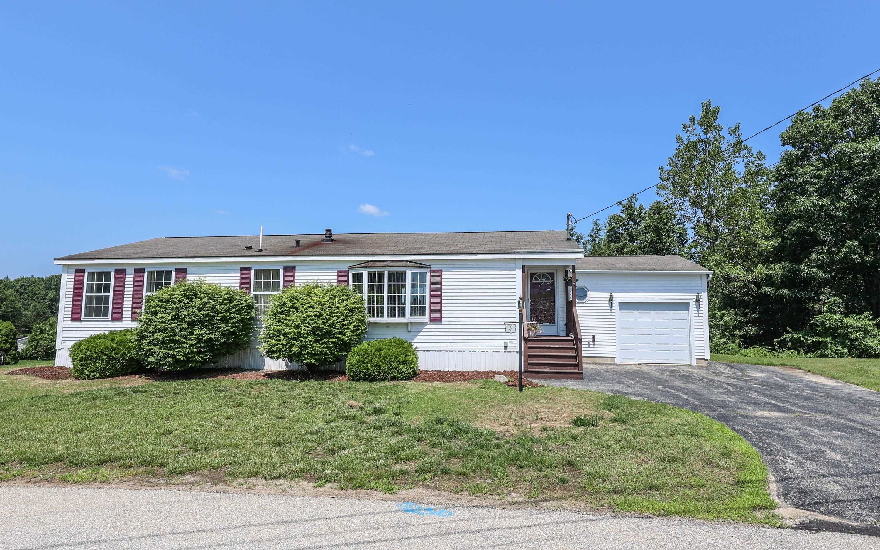 4 Charleston Rdg Road Hampstead, NH 03841 - Photo 1 of 37
