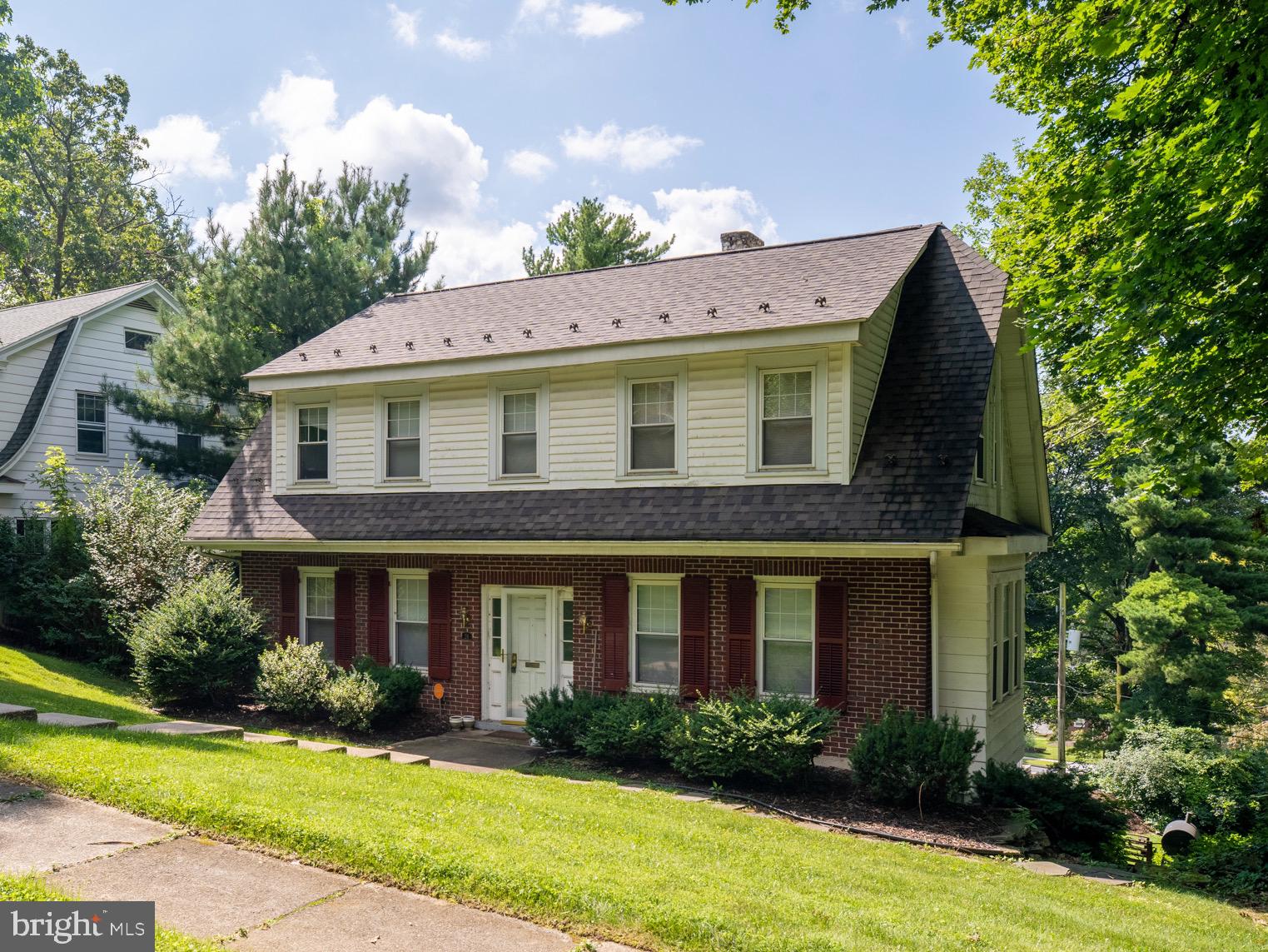 26 Hawthorne Road Reading, PA 19609 - Photo 1 of 21 Gallery Image 1
