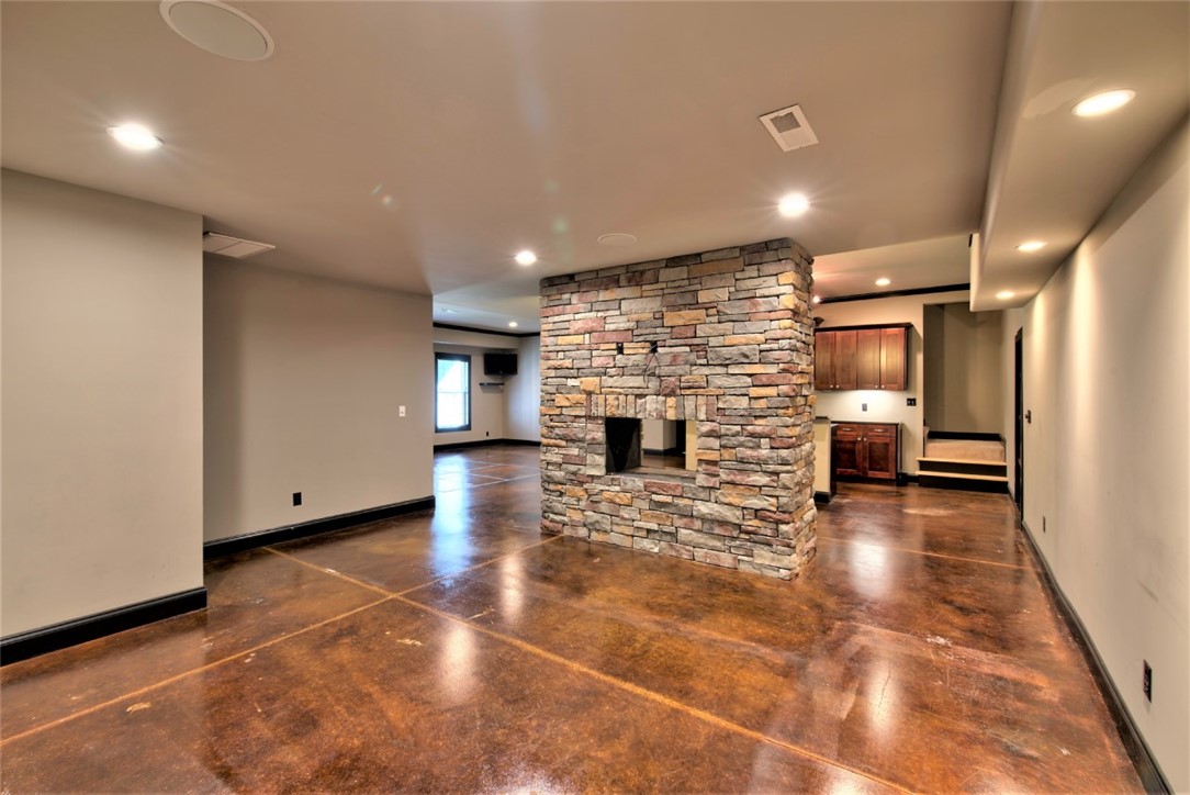 103 Greenbriar Road Anderson, SC 29621 - Photo 31 of 41