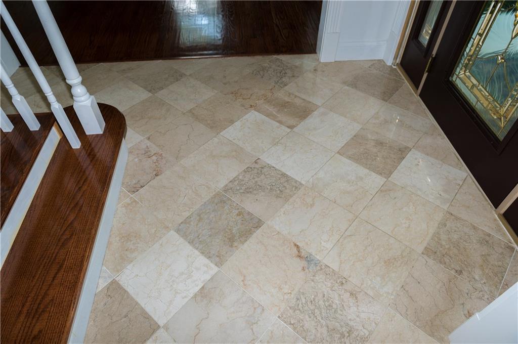 2831 North Limestone Street Springfield, OH 45503 - Photo 5 of 26