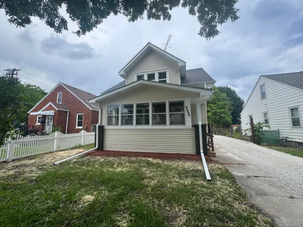 $279,900 | 2220 75th Street, Kenosha, WI 53143