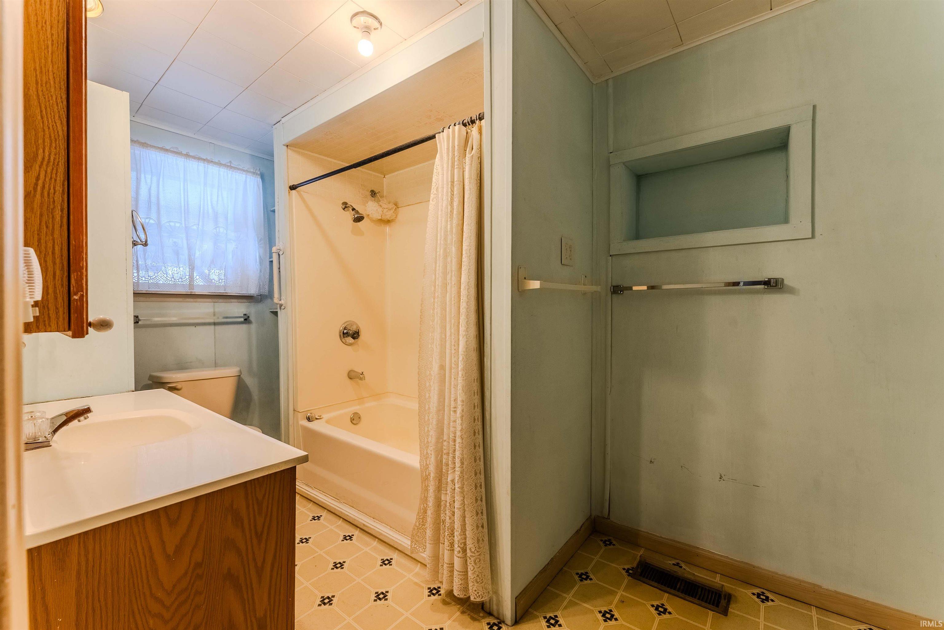 218 Columbus Street Wabash, IN 46992 - Photo 18 of 29