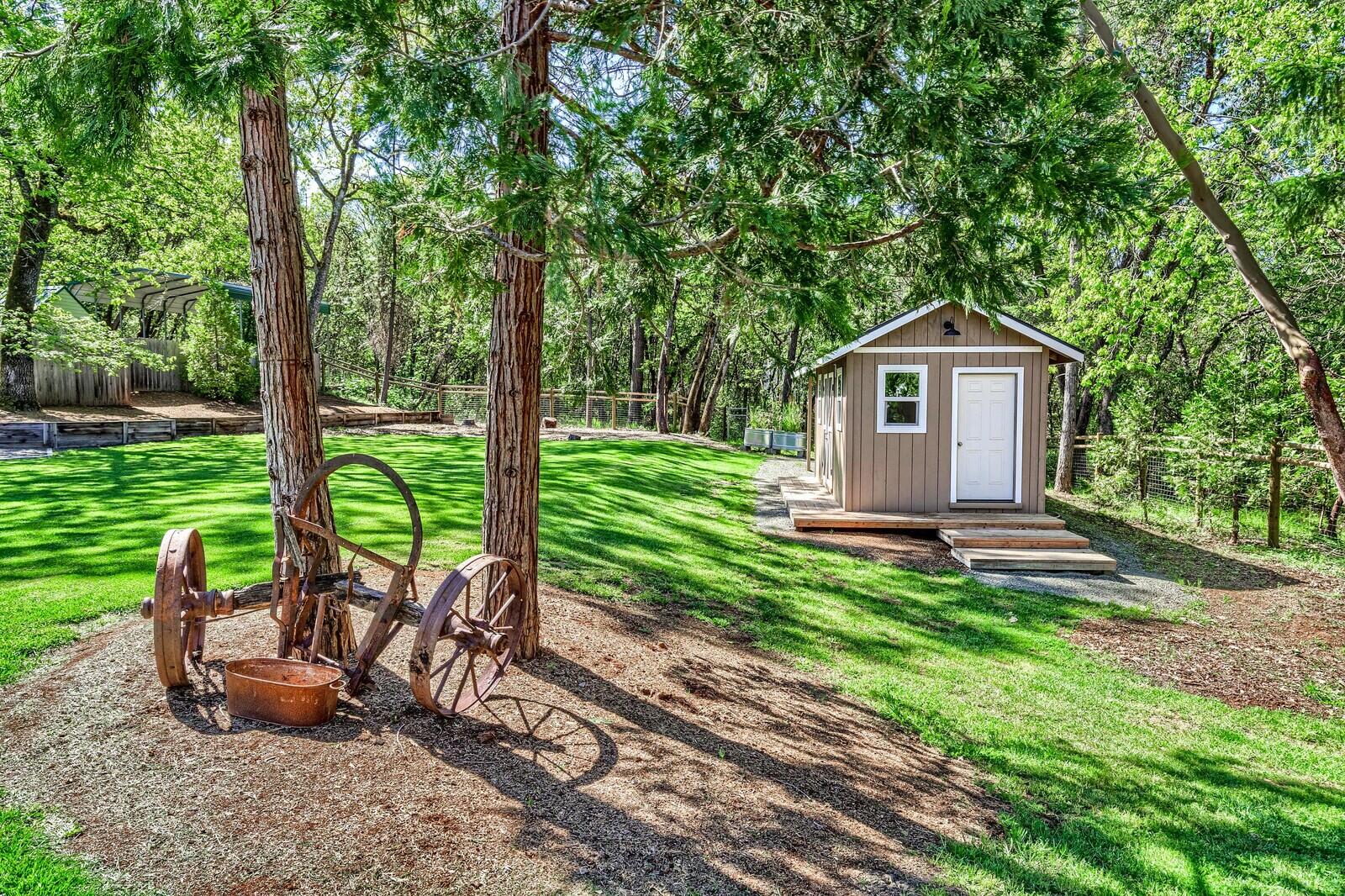 315 Summit Loop Grants Pass, OR 97527 - Photo 36 of 48 Shed......