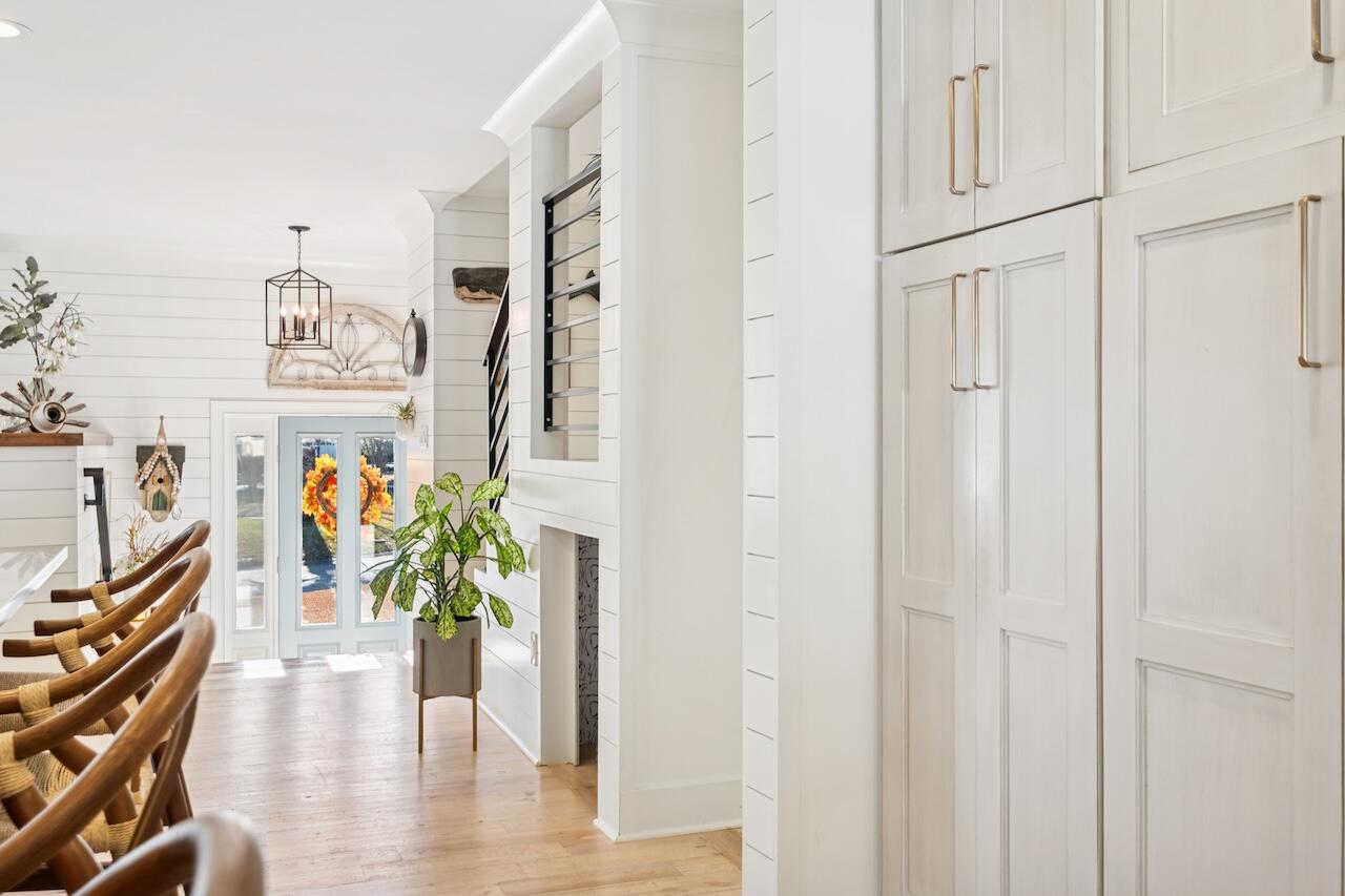 1018 Chambers Lane Mount Pleasant, SC 29464 - Photo 22 of 113 Custom Cabinetry
