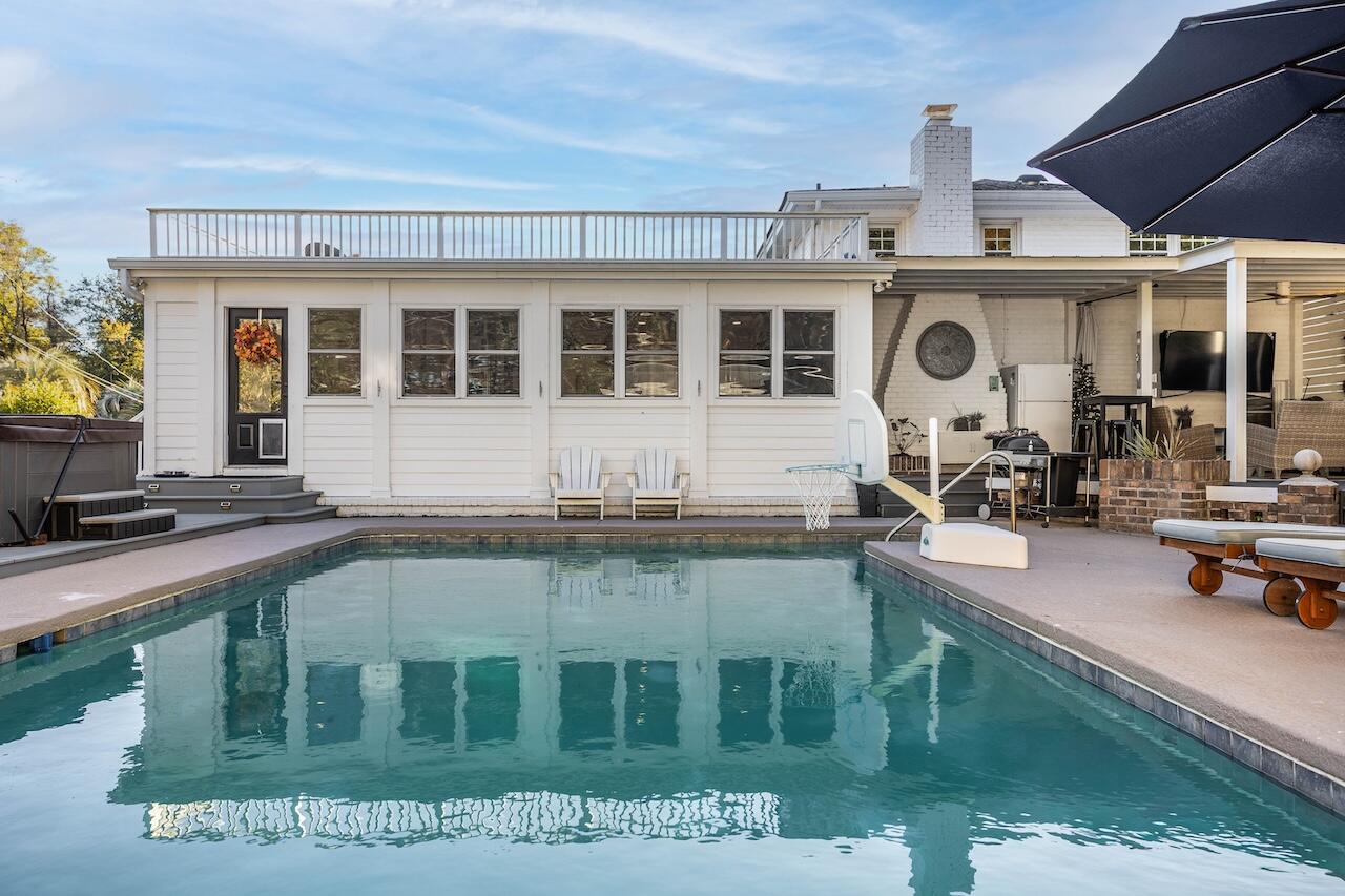 1018 Chambers Lane Mount Pleasant, SC 29464 - Photo 74 of 113 Great family pool