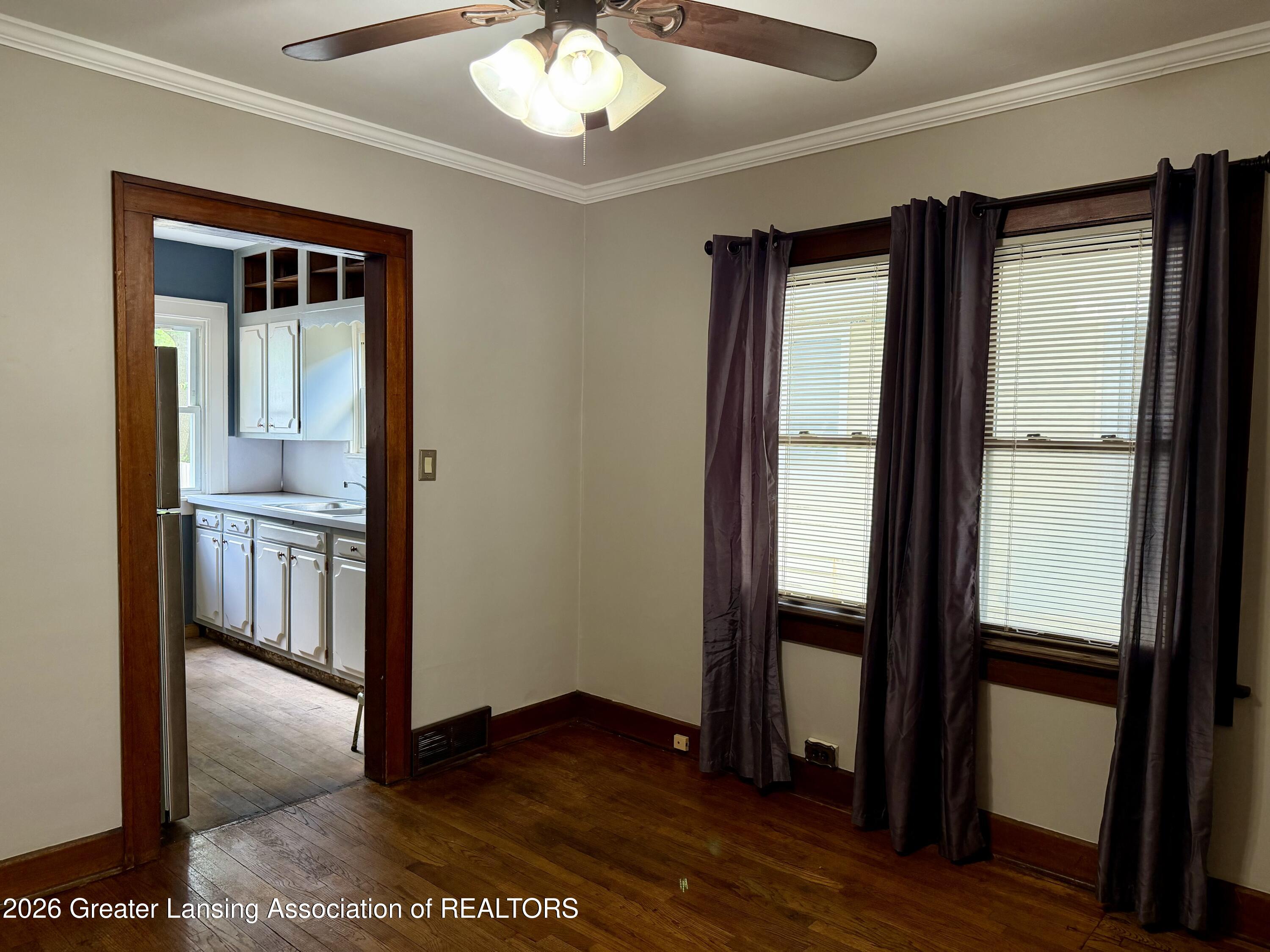 529 Shepard Street Lansing, MI 48912 - Photo 9 of 31 Dining Room