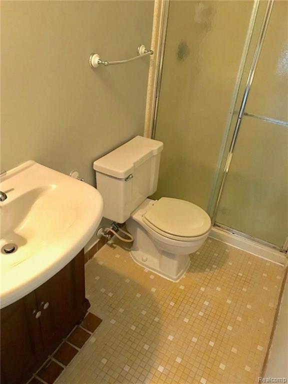 21594 Hidden Rivers Drive South Southfield, MI 48033 - Photo 11 of 16