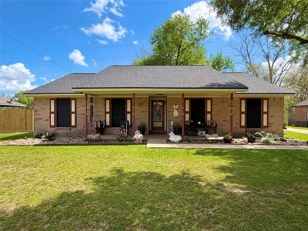 $254,900 | 7109 Beechwood Drive, Angleton, TX 77515