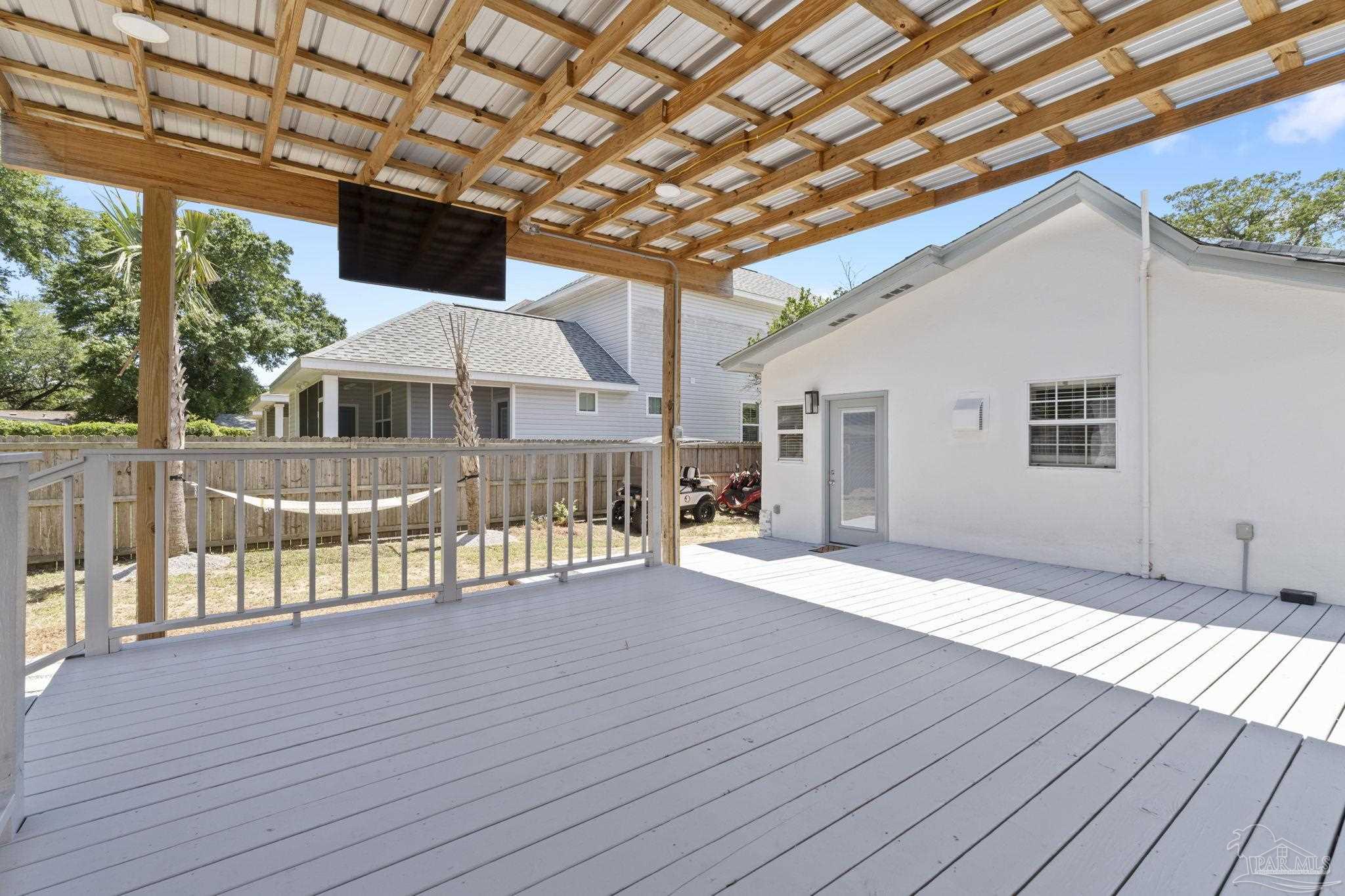306 South N Street Pensacola, FL 32502 - Photo 5 of 37 a front view of a house with yard and balcony