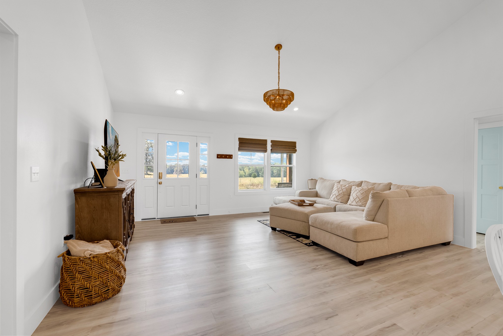 4733 Window Cliff Road Baxter, TN 38544 - Photo 4 of 25 a living room with furniture and a wooden floor