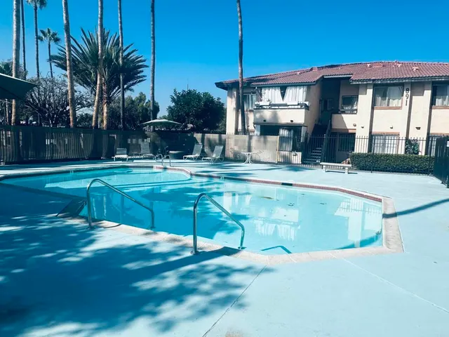 $300,000 | 891 West San Ysidro Boulevard, Unit 9, San Ysidro, CA 92173