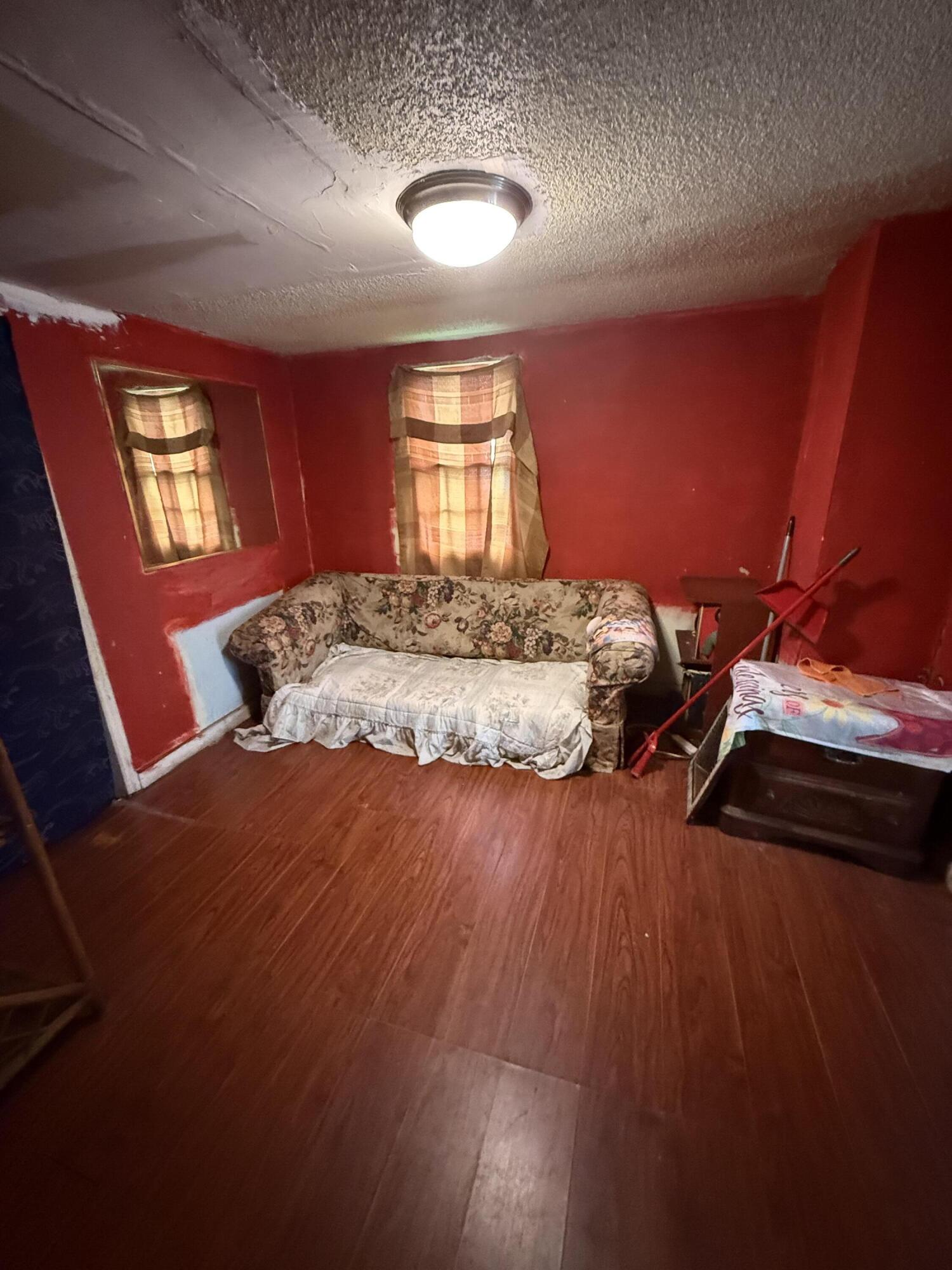 527 Black River Road Georgetown, SC 29440 - Photo 6 of 13 07-living-red-walls