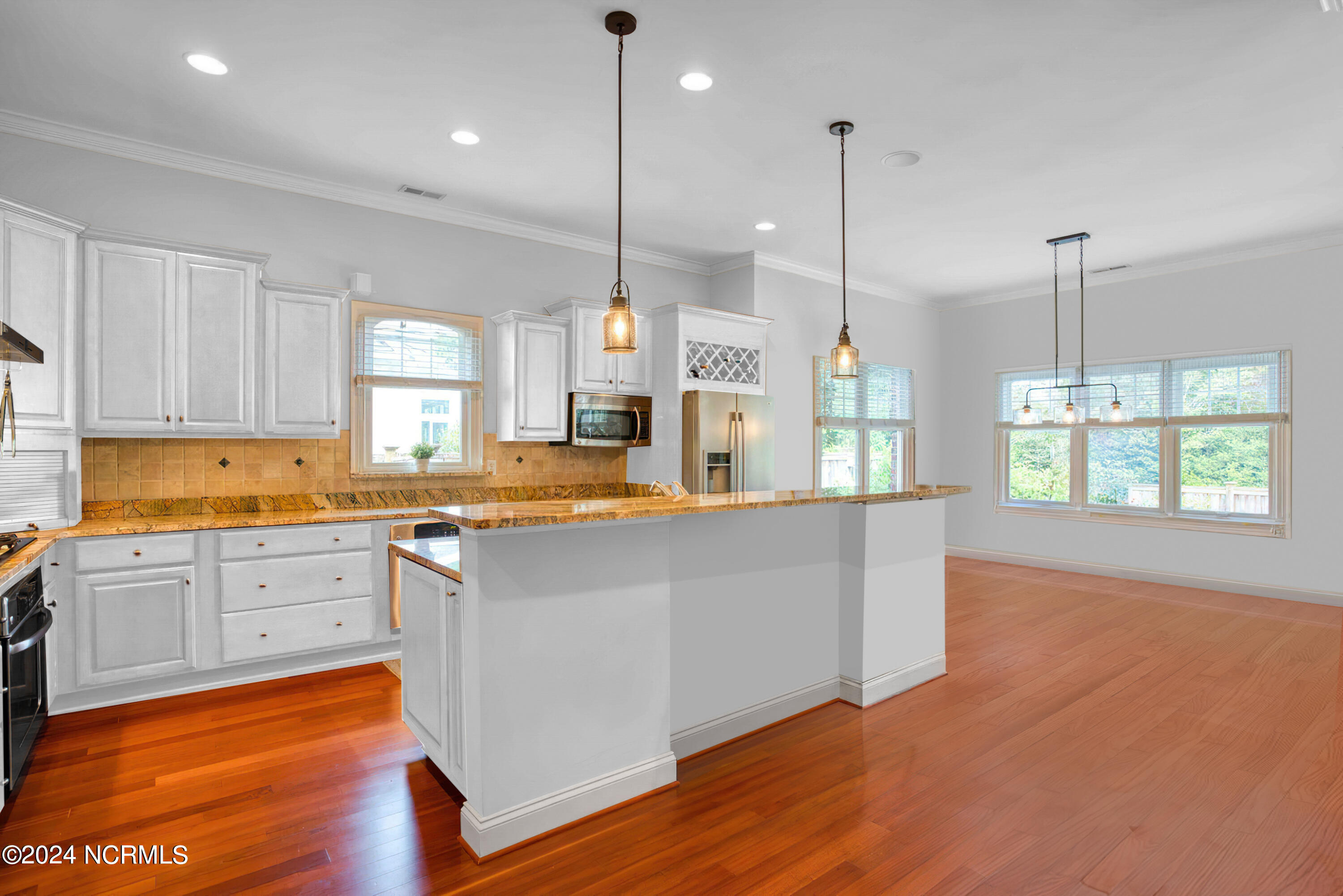 562 Tanbridge Road Wilmington, NC 28405 - Photo 58 of 72 Virtual image if cabinets & walls were painted
