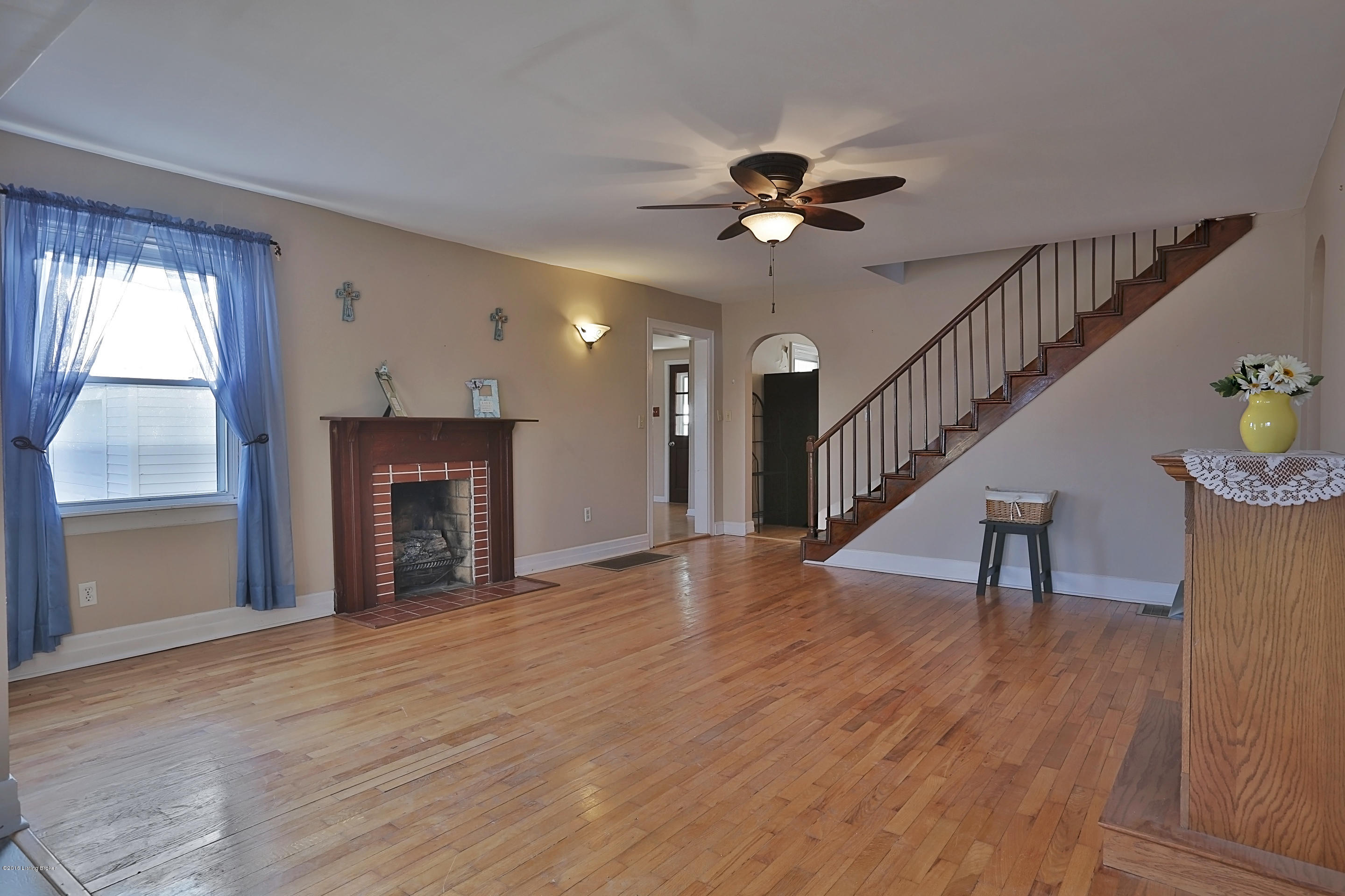 7275 Vigo Road Bagdad, KY 40003 - Photo 4 of 36 Living-Room