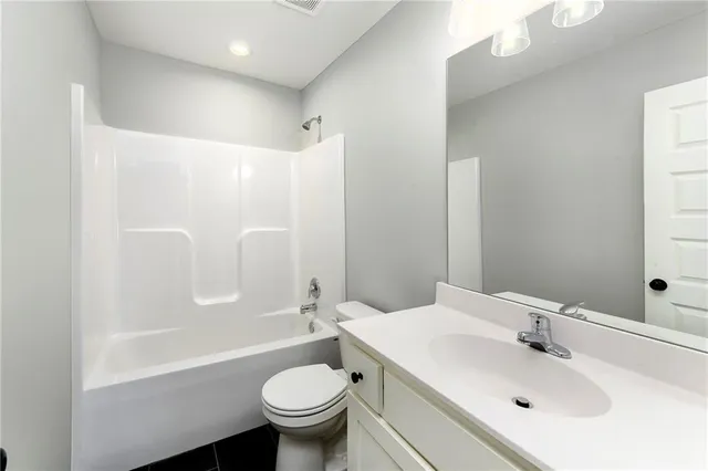 $355,000 | 2224 Pemberton Drive, Harrisonville, MO 64701