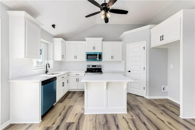 $355,000 | 2224 Pemberton Drive, Harrisonville, MO 64701