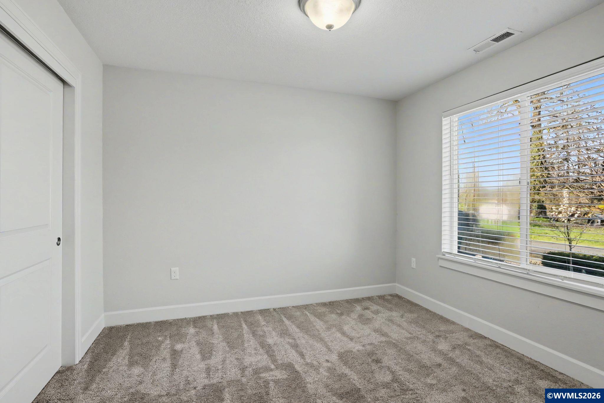 7922 5th Street Southeast Turner, OR 97392 - Photo 7 of 38