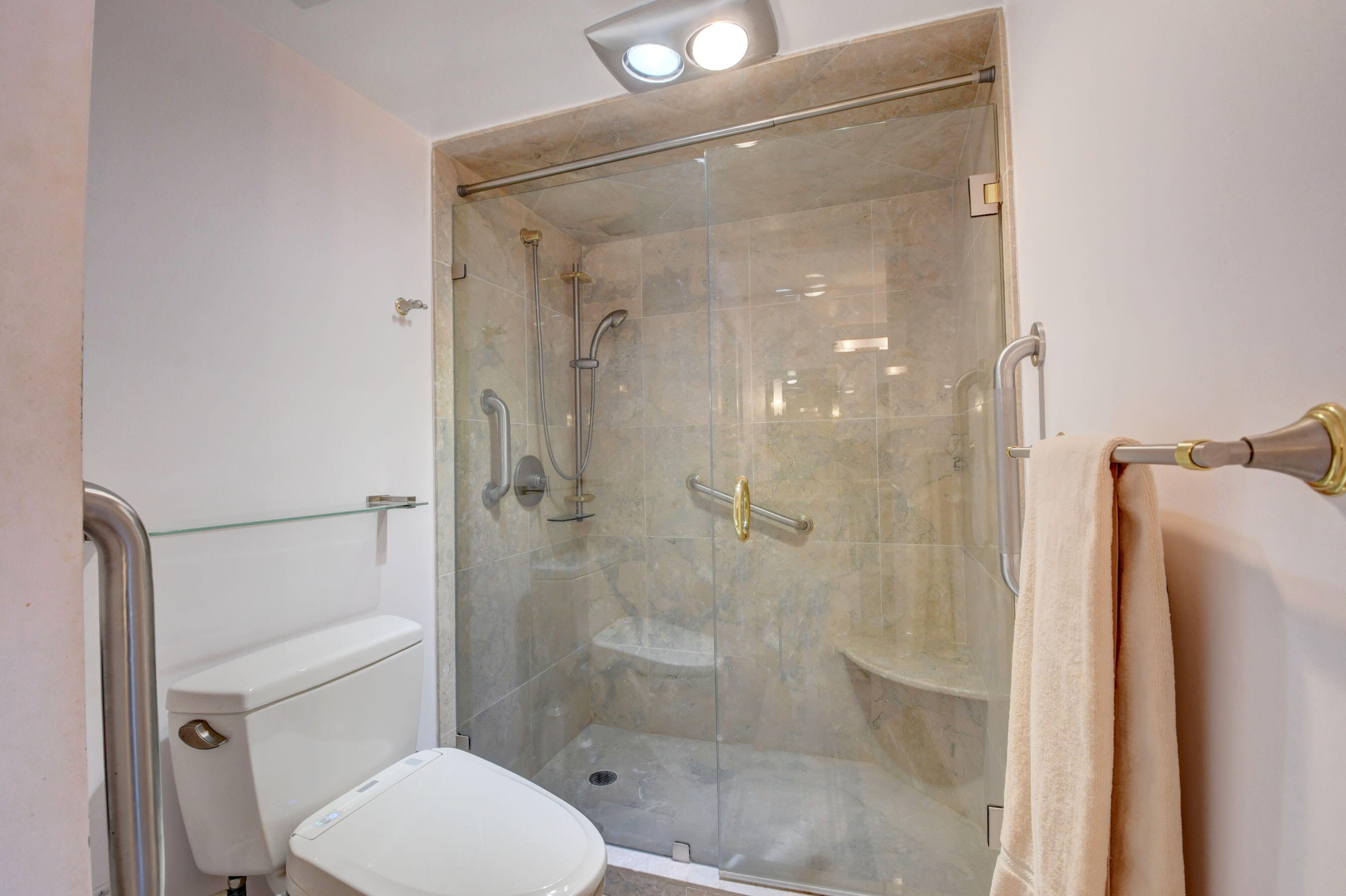 7 Royal Palm Way, Unit 6080 Boca Raton, FL 33432 - Photo 25 of 55 UPDATED MASTER BATHROOM