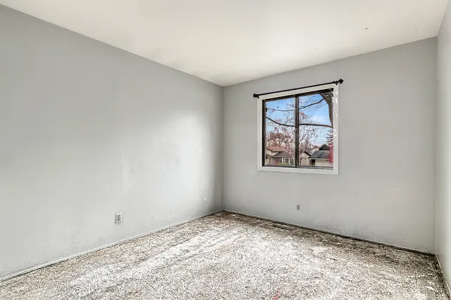 $279,900 | 5002 West Dartmoor Drive, McHenry, IL 60050