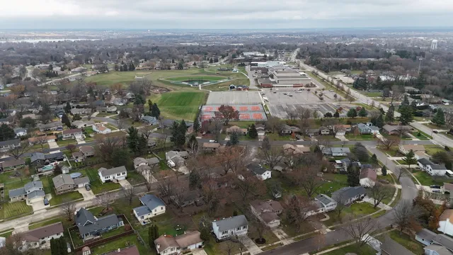 $279,900 | 5002 West Dartmoor Drive, McHenry, IL 60050