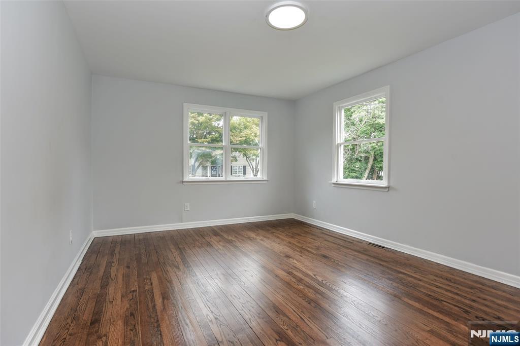 72 Ridgewald Avenue Waldwick, NJ 07463 - Photo 3 of 30 Gallery Image 3